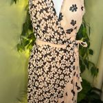 Fame and Partners FAME PARTNERS Pink Floral Printed Chiffon Sleeveless Wrap Dress Size 2 Photo 2