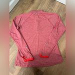 Under Armour  Half Zip Top. Size medium. Photo 1