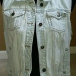 Forever 21 ✨HP✨F21 Light Wash Sleeveless Jean Jacket✨ Photo 0