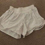 Lululemon  Shorts Hotty Hot 2.5" White size 4 Photo 0