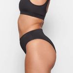 SKIMS NWT  Signature Swim Top Onyx size L Photo 2