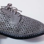 Vince Camuto Lesta Silver Metallic Studded Oxford Flats Lace Up Laser Cut Photo 11