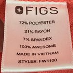 FIGS B5 ---  women’s COLOR CORAL PO 1646 scrub top size small **sleeve iron on Photo 4