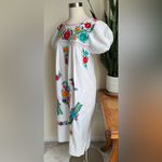 Vintage Mexican Embroidered Floral Dress – White Boho Peasant Midi Festival Size M Photo 9