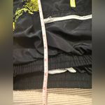 New Look Sport Black Neon Snake Print Cropped Windbreaker – M Photo 4