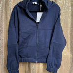 TAVI Noir Navy Blue Thick Warm Studio To Street Full Photo 0