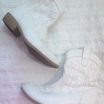 Amazon White Cowgirl  Boots Photo 0