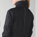 Lululemon 10 RARE Fo Drizzle Rain Jacket in Black Photo 2