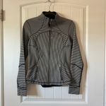 Lululemon  Forme Jacket II Pine Stripe‎ Size 6 Photo 1