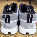 On Cloud 5 Waterproof Women Size 10 Running Shoes Gray Black Activewear Walking Photo 4
