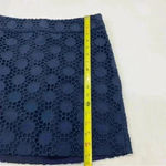 Vineyard Vines  Women’s Eyelet Skirt Dark Blue Size 2 Photo 4