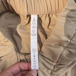 Lululemon  Women's 6 Stretch High-Rise Pants On the Fly‎ Jogger Luxtreme Khaki Photo 5