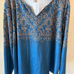 Curvy Plus XXL Teal Long Sleeve V Photo 0