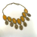 Yellow gold tone and green statement necklace Photo 2