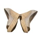 Franco Sarto SURF NUDE BLUSH NEUTRAL OPEN TOE PATENT LEATHER WEDGE SHOES 9 Photo 2