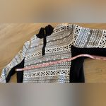 Skyr black Aztec 1/4 zip sweater black white size large Photo 3