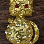 VTG Red Eyed Kitty Cat Figural Brooch Jewels Bling Rhinestones Goldtone 1 1/2" Photo 0