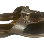 Clarks  Sandals Women's Size 6 Metallic Platform Leather Photo 0