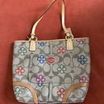 Coach  F22221 Peyton Signature Floral Canvas Shoulder Bag Photo 7