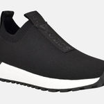 Guess  Women's Knit Slip-On Sneakers- Size 8.5 Photo 0