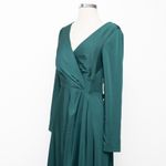 Kay Unger . Adelina Long Sleeved Gown. Photo 10