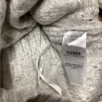 White House | Black Market cable knit sweater. Photo 8