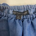 Signature Studio Boho chambray top with ruffle size large Photo 1