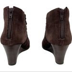 Jack Rogers Wedge Ankle Bootie Emery Dark Espresso Scalloped Trim Suede Size 6 Photo 4