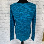 Under Armour women L camo print all season gear fitted thermal shirt blue Photo 10