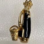 None Vintage Black Gold Tone Golf Bag Pin Photo 0