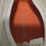 Rockport Cream and Tan Athletic Shoes with Saddle Accent Size 7.5 Photo 4