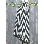 Studio Y Ladies Blouse M Black & White Chevron Open Back HI-Low Long Sleeve Photo 3