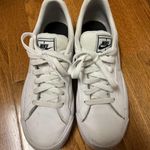 Nike WOMENS COURT ROYALE 2 LOW SNEAKER - WHITE Photo 1