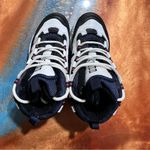 Brooks High Top Sneakers Photo 3