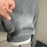 EXPRESS Relaxed Stitched V-Neck Long Sleeve Sweater small Photo 7