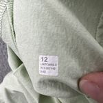 Lululemon Relaxed Fit Super High Rise Cargo Shorts 4" Kohlrabi Green Women's 12 Photo 3