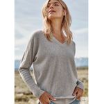 Garnet Hill Essential Cashmere V-Neck Sweater in Heathered Gray Size XL Photo 2