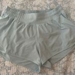 Lululemon Hotty Hot Short 2.5” Photo 0