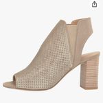 Vaneli‎ Bathild Stacked Block Heeled Tan Sandals Size 9 Photo 1