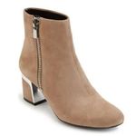 DKNY beige Suede crosbi heel Ankle Boots size 8 Photo 0