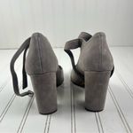 Gianni Bini Gray Suede Womenโs Heels Size 8 Medium Photo 4