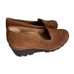 Vionic  Willa Wedge‎ Brown Suede Shoes Size 6 Photo 3
