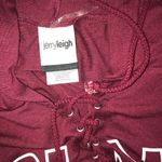 Jerry Leigh  wine colored graphic blah blah blah top Photo 2
