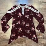 Buckle  BKE Boutique Floral Bell Sleeve Blouse with Rhinestone and Lace Details Photo 0