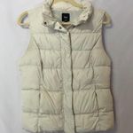 GAP Winter White Puffer Quilted Vest Womens M Winter Jacket Warm Ski Snowboard Size M Photo 0