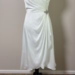 DB STUDIO Ruched Charmeuse Sheath Dress with Brooch Faux Wrap Skirt White Size 2 Photo 5