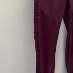 Sweaty Betty  Cropped Athletic Leggings Back Zipper Pocket Mesh Logo Stretch EUC Photo 3