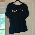 Peloton  ‘Reach 100’ Milestone Classic Short Sleeve unisex Photo 2