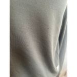 Vuori  Women's Daydream Crew shirt in the color Oregano or Moss Heather. X small Photo 3