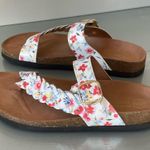 White Mountain  Happier Wedge Sandal | White Floral | Size 9M Photo 3